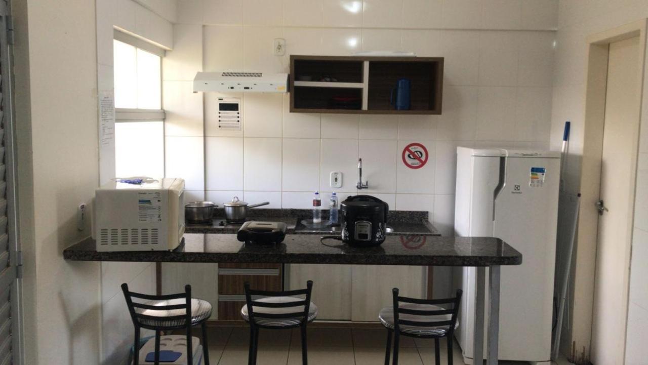 Lacqua diroma apartamento completo com fogão, geladeira, micro-ondas, Piscina 24h, acomoda até 5 pessoas Caldas Novas Exterior foto