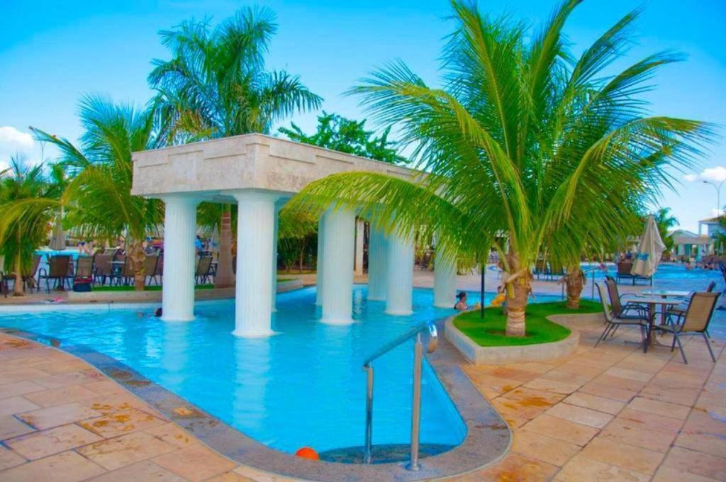 Lacqua diroma apartamento completo com fogão, geladeira, micro-ondas, Piscina 24h, acomoda até 5 pessoas Caldas Novas Exterior foto