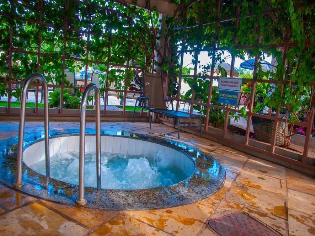 Lacqua diroma apartamento completo com fogão, geladeira, micro-ondas, Piscina 24h, acomoda até 5 pessoas Caldas Novas Exterior foto