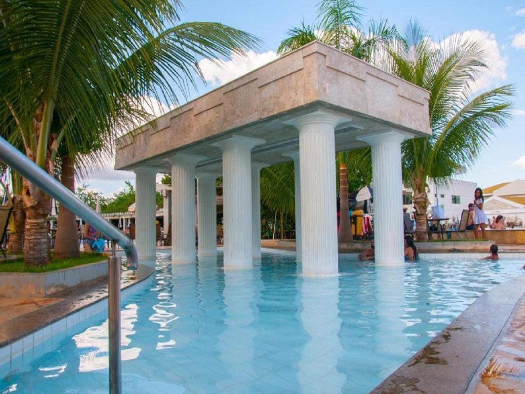 Lacqua diroma apartamento completo com fogão, geladeira, micro-ondas, Piscina 24h, acomoda até 5 pessoas Caldas Novas Exterior foto