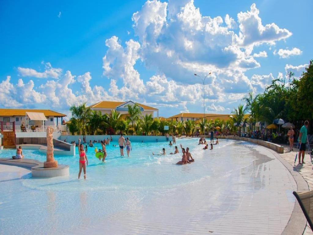 Lacqua diroma apartamento completo com fogão, geladeira, micro-ondas, Piscina 24h, acomoda até 5 pessoas Caldas Novas Exterior foto