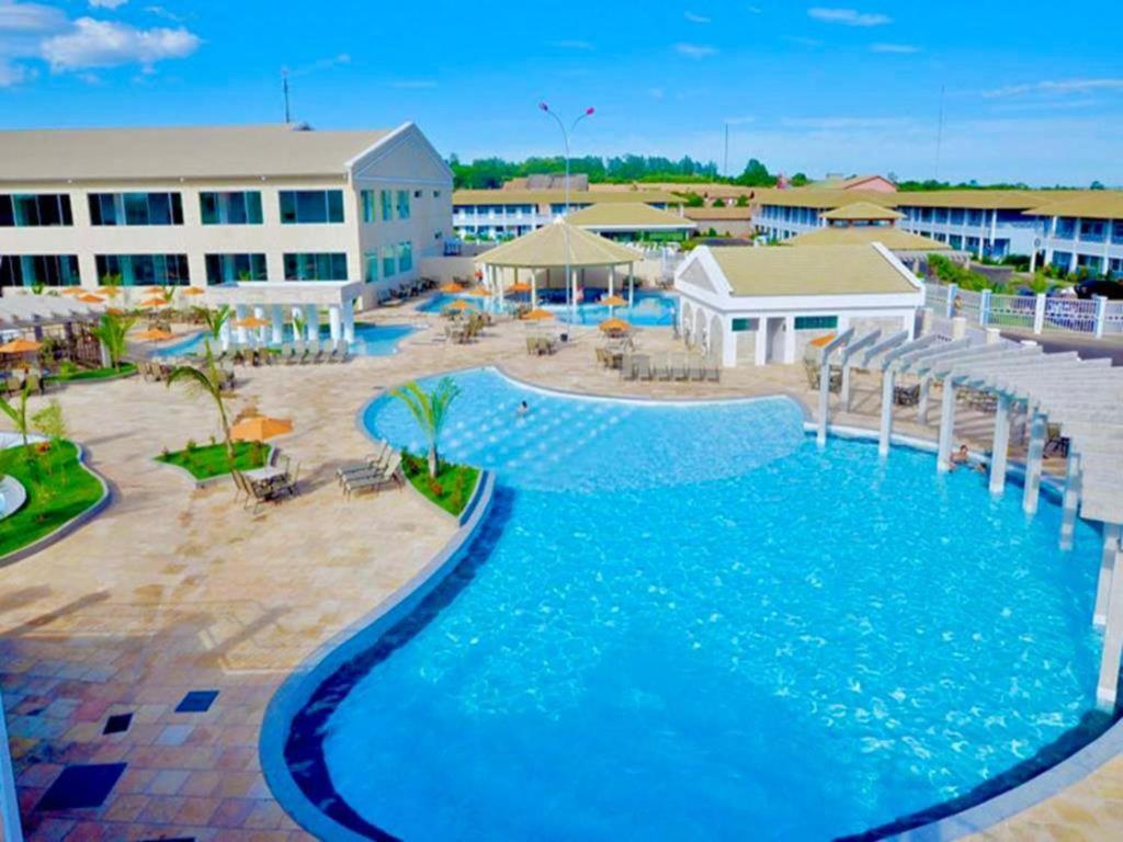 Lacqua diroma apartamento completo com fogão, geladeira, micro-ondas, Piscina 24h, acomoda até 5 pessoas Caldas Novas Exterior foto